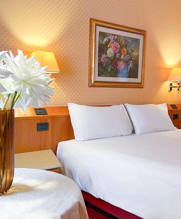 Hotel Motel Top Cusago Esterno foto