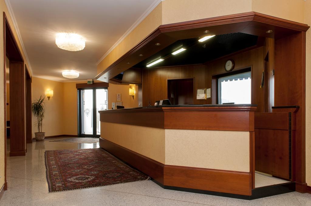 Hotel Motel Top Cusago Esterno foto